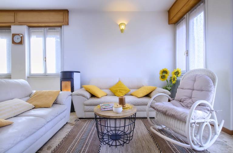 Apartment 'My Lovely House' with Private Terrace, Balcony and Wi-Fi in Varenna