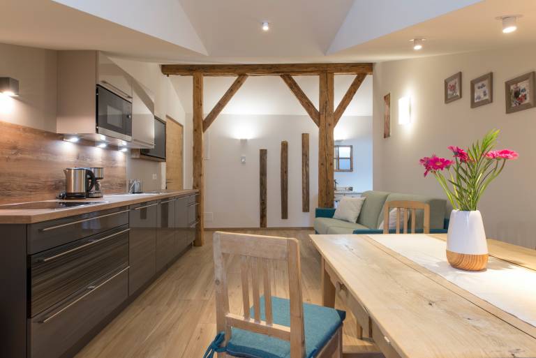 Historic yet Modern Apartment with Terrace, Views, Wi-Fi, Parking and Pets Allowed — photo 3