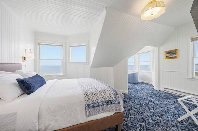 Accommodation  Pine Point