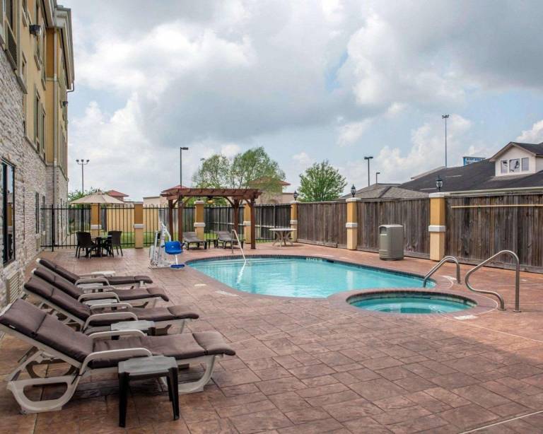 Sleep Inn & Suites Pearland - Houston South in Pearl, TX