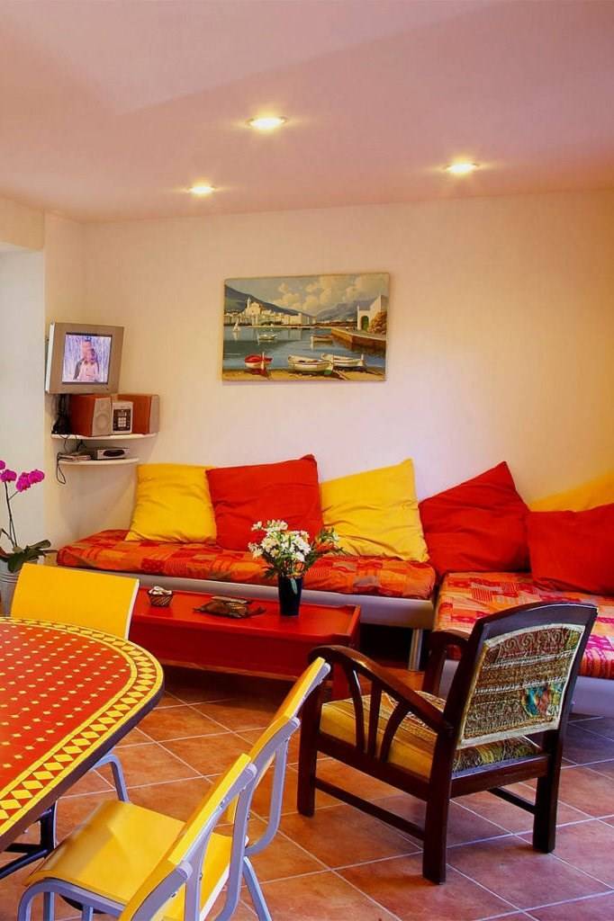Gite with garden, terrace & pool | Garden view — photo 3