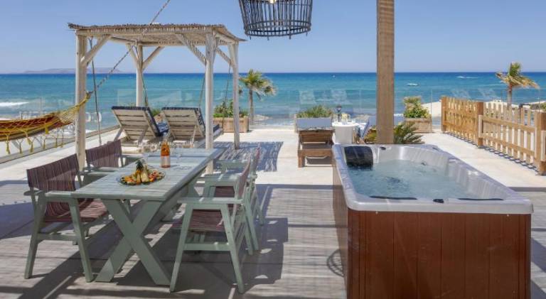 Wonderful rental apartment with garden, terrace & pool | Next to the beach | Pets are welcome — photo 2