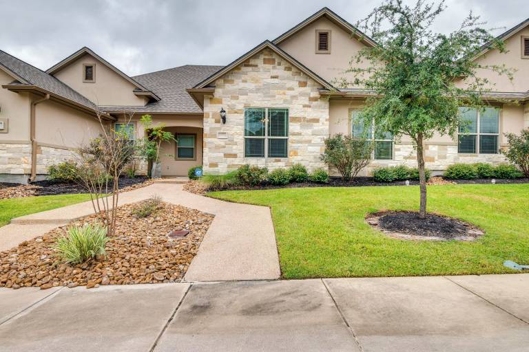 House College Station