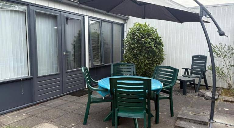 Vacation home with terrace & yard — photo 5