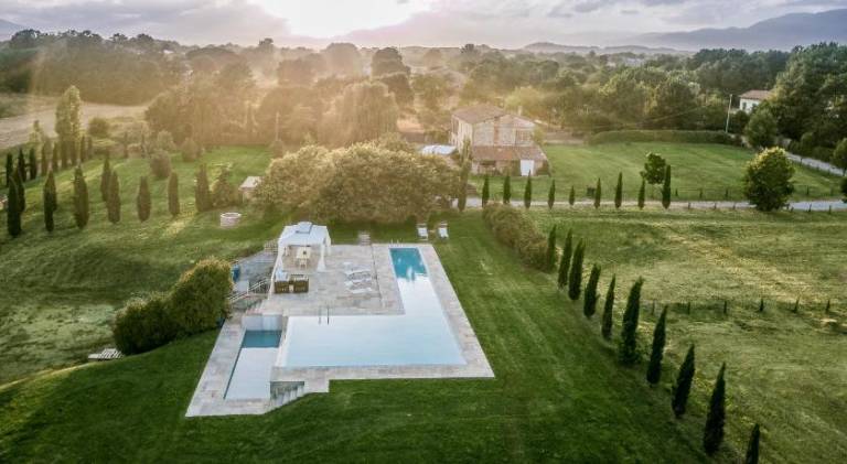 House with pool in Altopascio