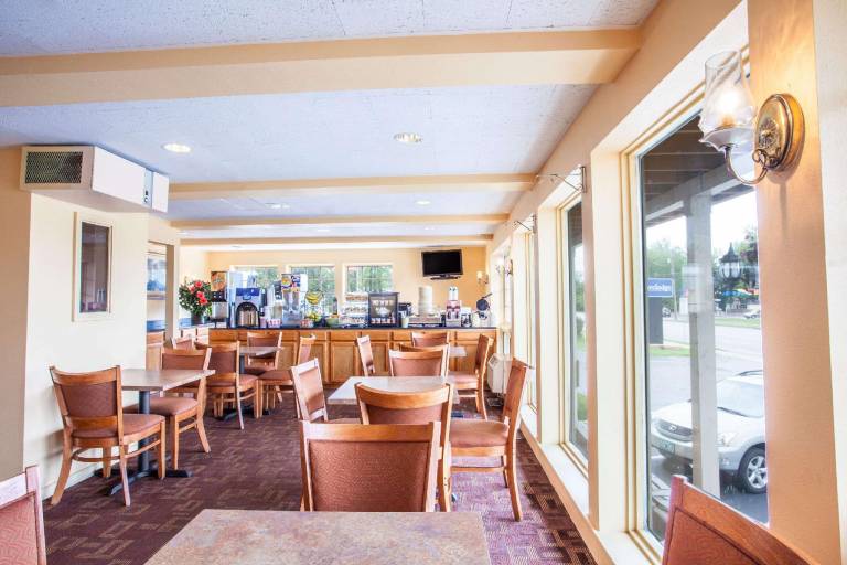 Travelodge by Wyndham South Burlington — photo 4