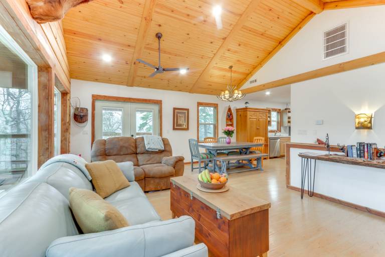 Cabin on Beaver Lake w/ Views & Furnished Deck! — photo 5