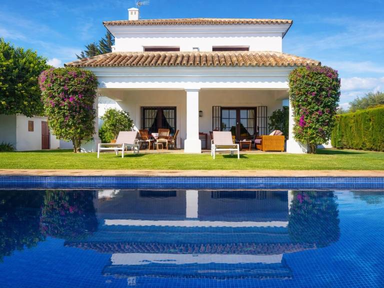 Family-friendly beautiful villa with private pool, patio & BBQ | Sea view | Close to the beach | Pets allowed — photo 2