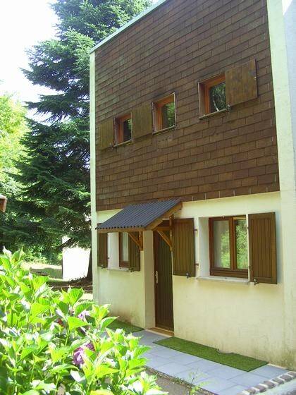Pleasant chalet with BBQ & yard | City view | Dogs allowed — photo 2