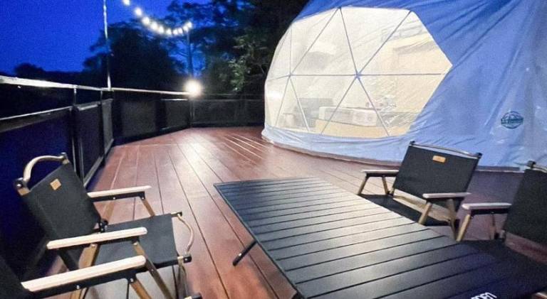 Tent with yard & patio — photo 2