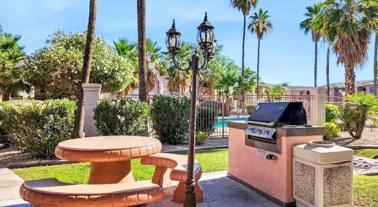 Rental apartment with pool & jacuzzi — photo 4