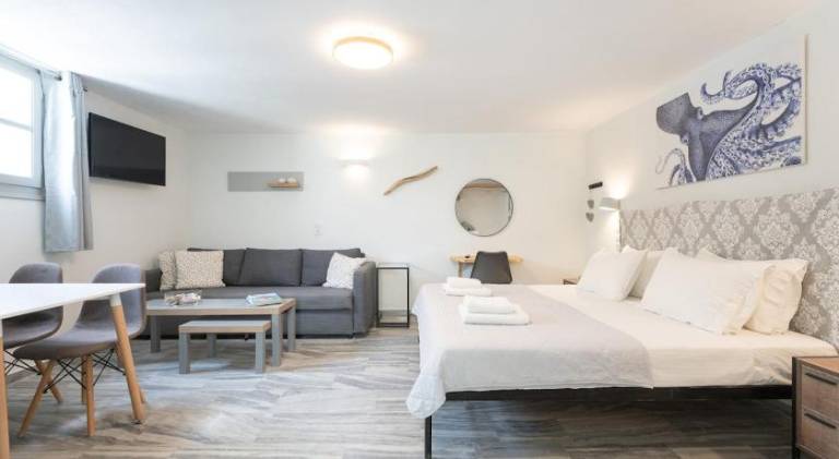Lovely holiday apartment with garden & terrace | Next to the beach | Perfect for remote work | Pets allowed in Paro