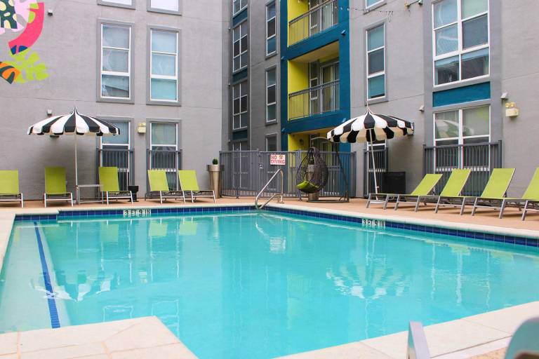 Upstay Condo w Pool BBQ Gym & Games Near Uoft