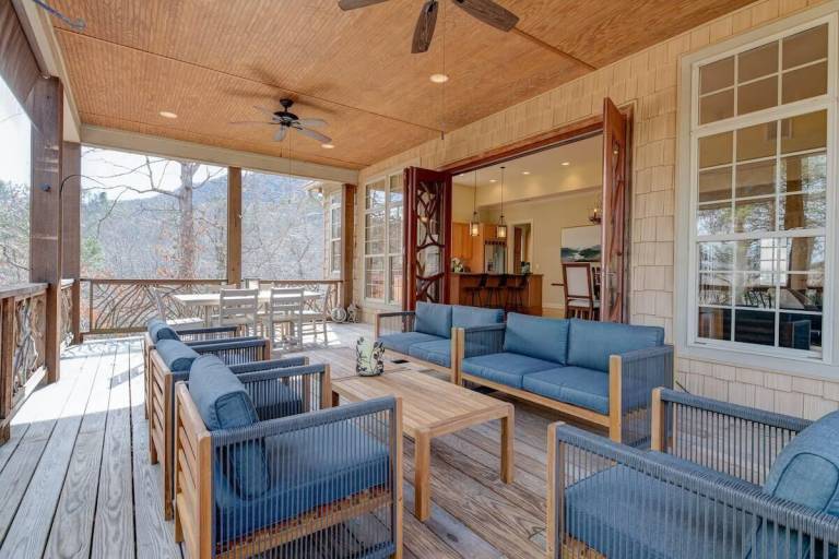 House Lake Lure