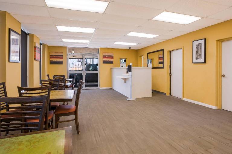 Econo Lodge Gretna - New Orleans — photo 4