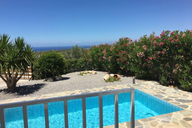 Villa with garden, patio & private pool | Nature view — photo 5