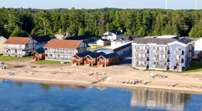 Waterfront Inn Mackinaw City — photo 4