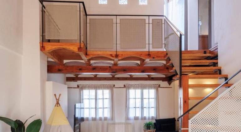 House with 4 rooms for 8 persons in Logroño