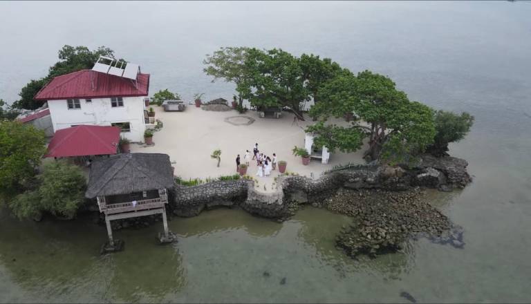 Ample house with grill | Beach nearby | Pets allowed in Calatagan