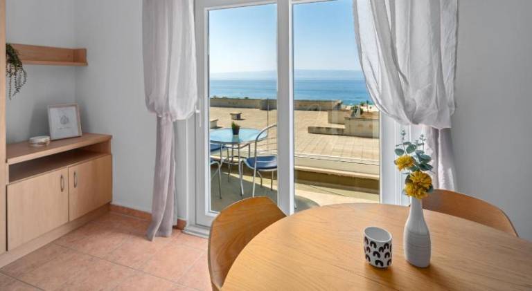 Apartment with patio | Beach nearby | Pets allowed — photo 3