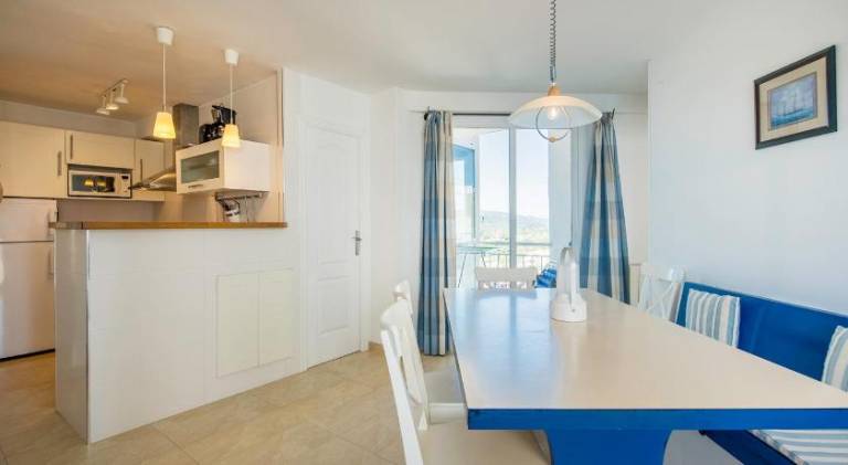 Rental apartment with terrace — photo 2