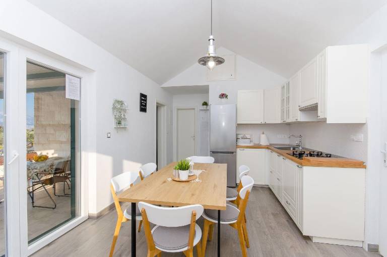 Charming vacation home with pool, patio & BBQ | Pets are welcome in Postira