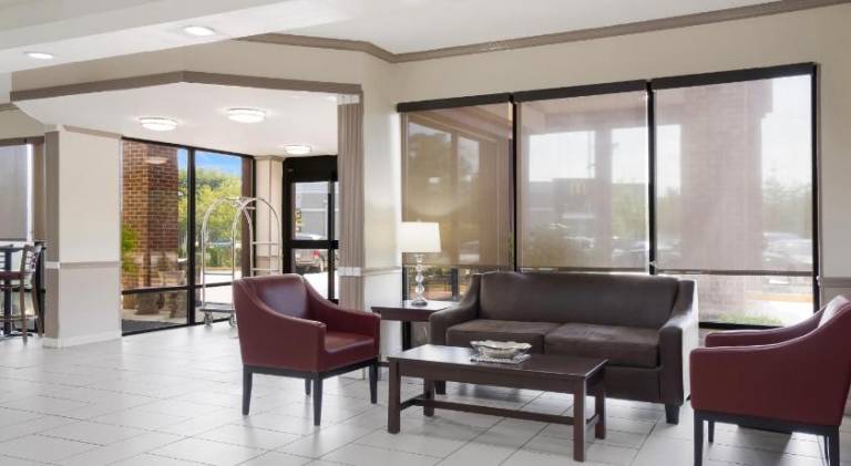 Red Roof Inn & Suites Jacksonville, NC — photo 3
