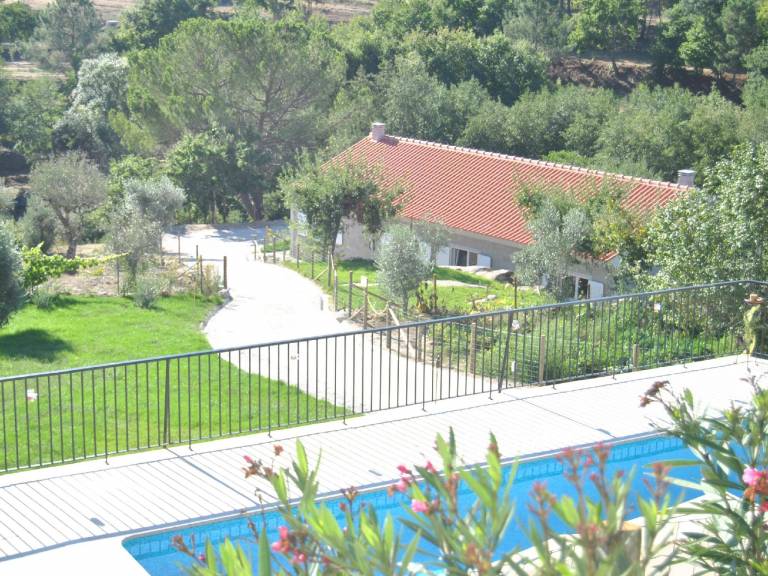 Family-friendly beautiful house with garden, barbecue & pool | Pets allowed in Viseu