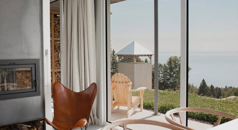 Chalet with pool — photo 3