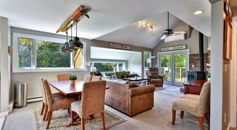 Trailside Village 8 - Slopeside 3BR with Hot Tub, Sauna, BBQ, Ski In Ski Out — photo 4