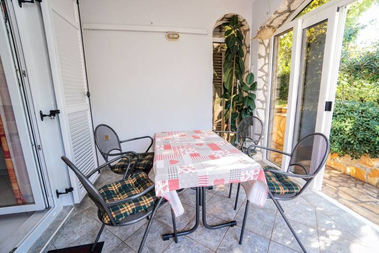 Apartment with terrace | Garden view — photo 3