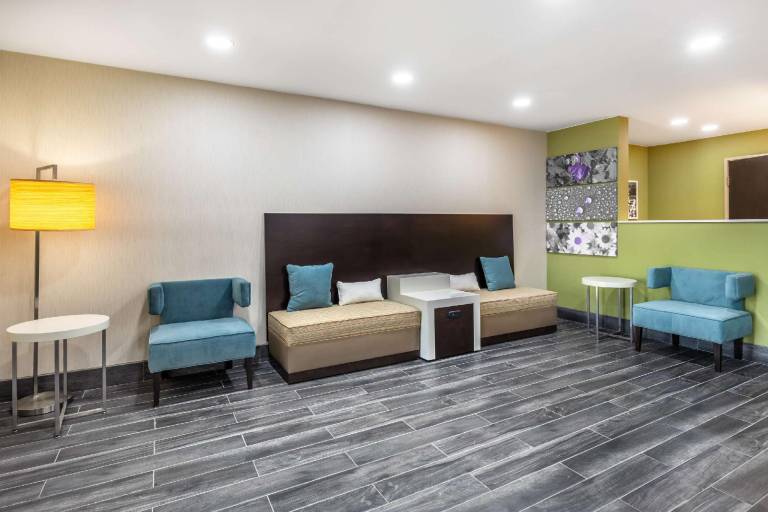 Sleep Inn & Suites Salina I-135 — photo 2