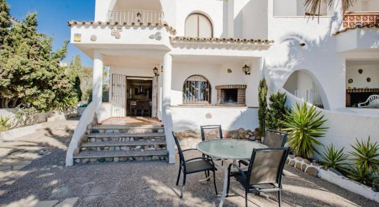 Fully equipped charming house with garden, grill & terrace | Beach nearby | Pets are welcome — photo 3