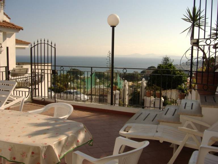 Holiday apartment with patio | Sea view — photo 3