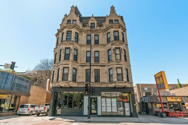 The Neighborhood Hotel - Lincoln Park — photo 4