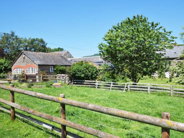 Cottage  Llanvetherine
