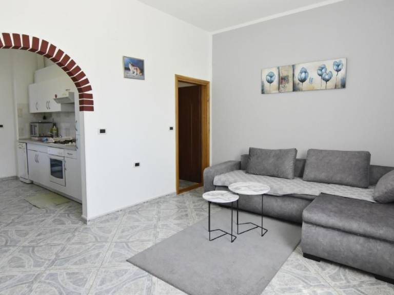 Apartment with patio, yard & barbecue | Nature view — photo 3