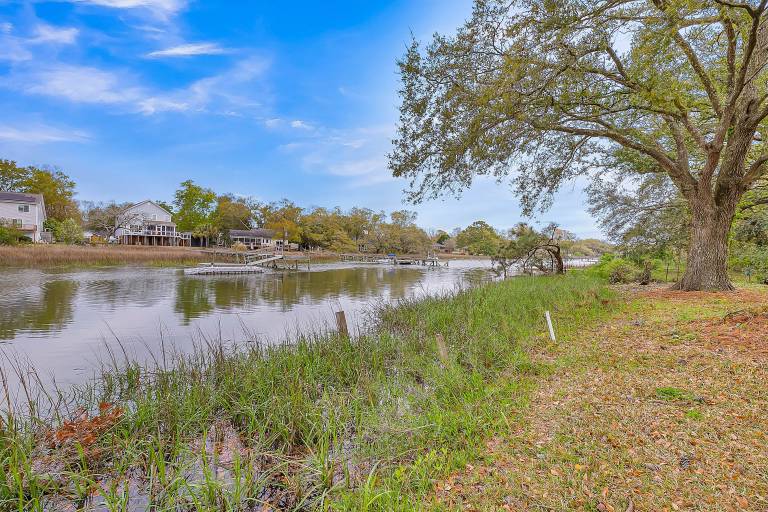 3 Mi to Beach, Waterfront Charleston Home w/ Patio — photo 3