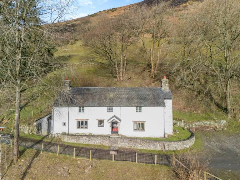Cottage  Pen-y-bont-fawr