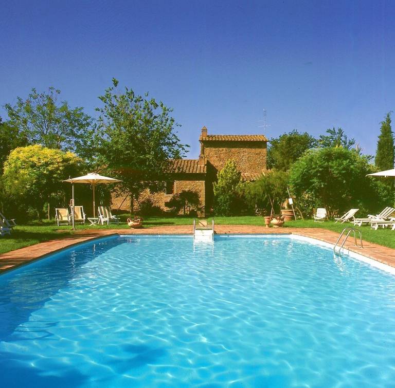 Children-friendly resort with pool & yard | Pets are welcome — photo 2