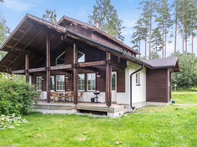 Vacation home with patio & sauna | Nature view in Kuopio