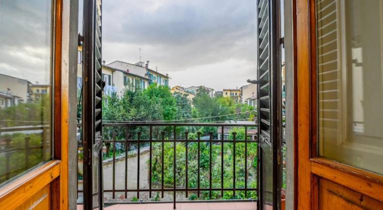 Rental apartment with patio — photo 5