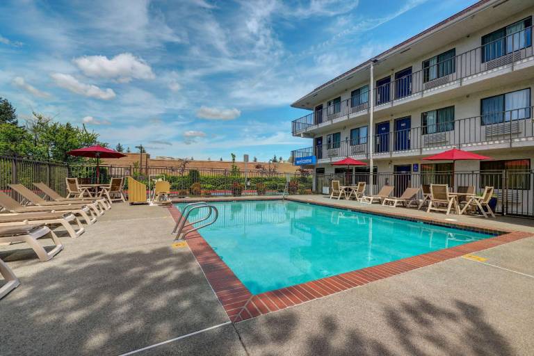 Motel 6 Kirkland, WA - North Kirkland — photo 2