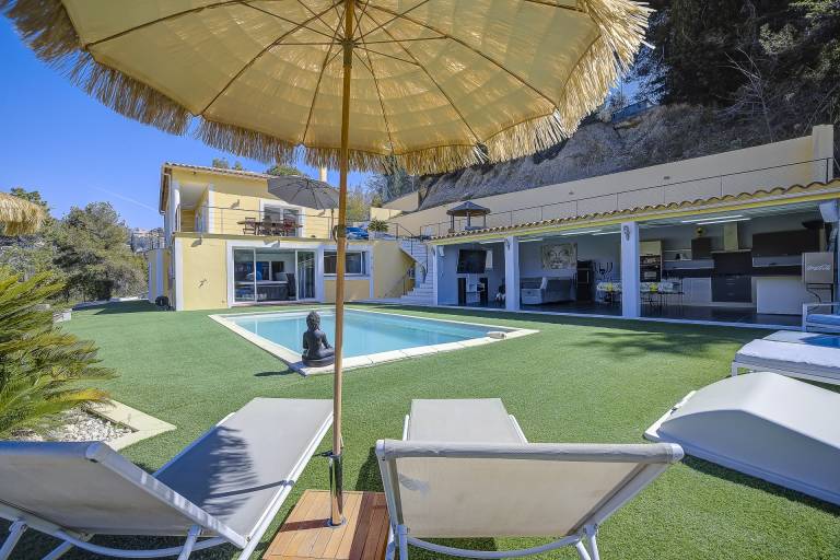 Villa Carros