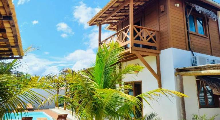 Ample villa with pool & jacuzzi | Pets allowed in Camocim