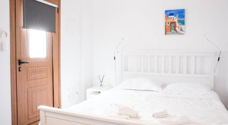 Cozy Budget Apartments in the Heart of Fira in Santorini