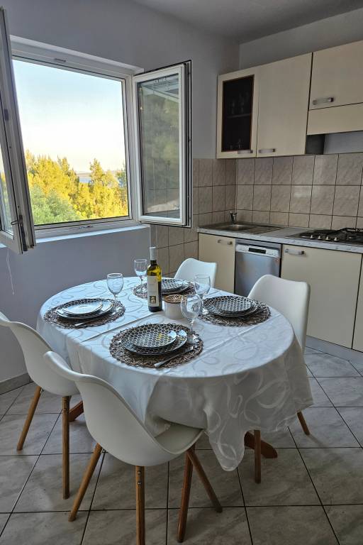 Two bedroom apartment with terrace and sea view Ivan Dolac, Hvar (A-12644-a) — photo 4