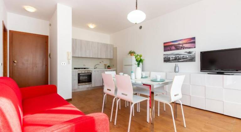 Rental apartment with 2 rooms for 6 persons — photo 2