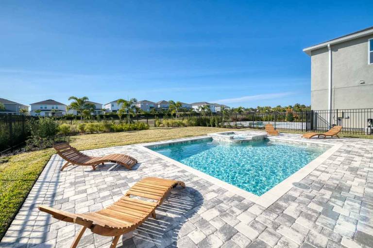 Vacation home with private pool, terrace & yard — photo 3