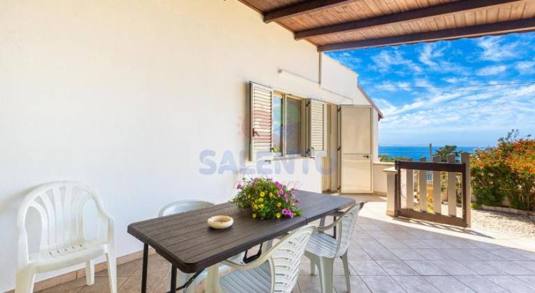 Vacation home with barbeque, terrace & yard | Pets are welcome in Patu